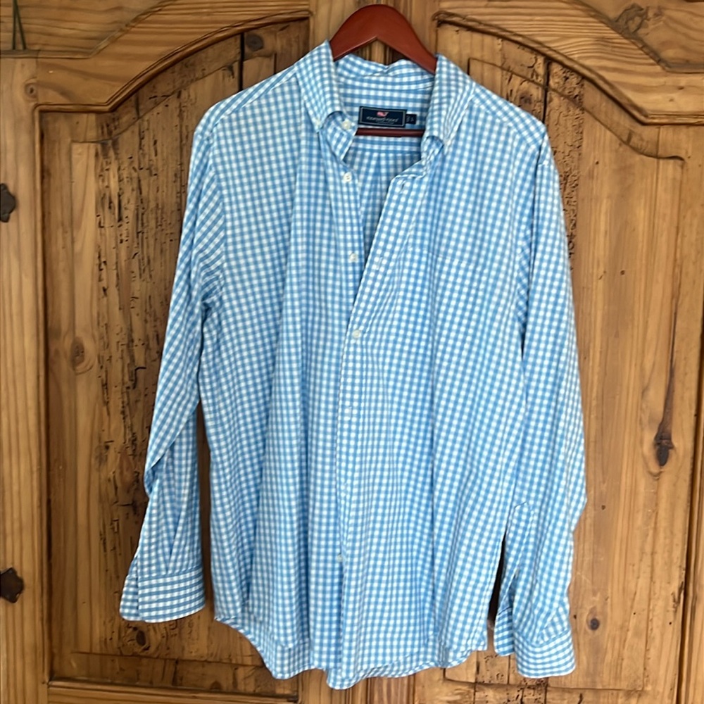 Vineyard Vines men’s shirt